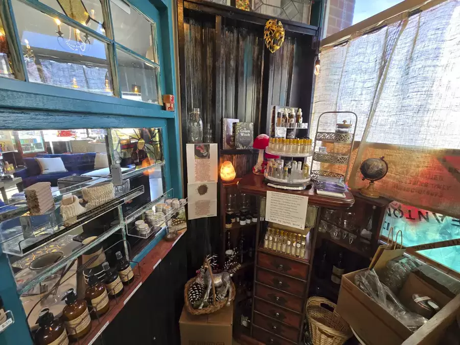 CBD Botanicals - Botanical Market & Apothecary Gallery Image - Springfield IL