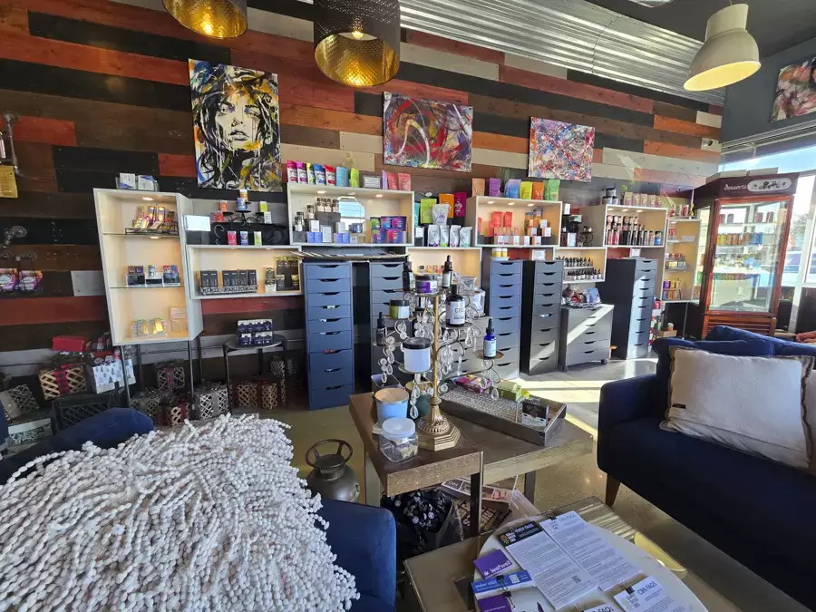 CBD Botanicals - Storefront Gallery Image - Springfield IL